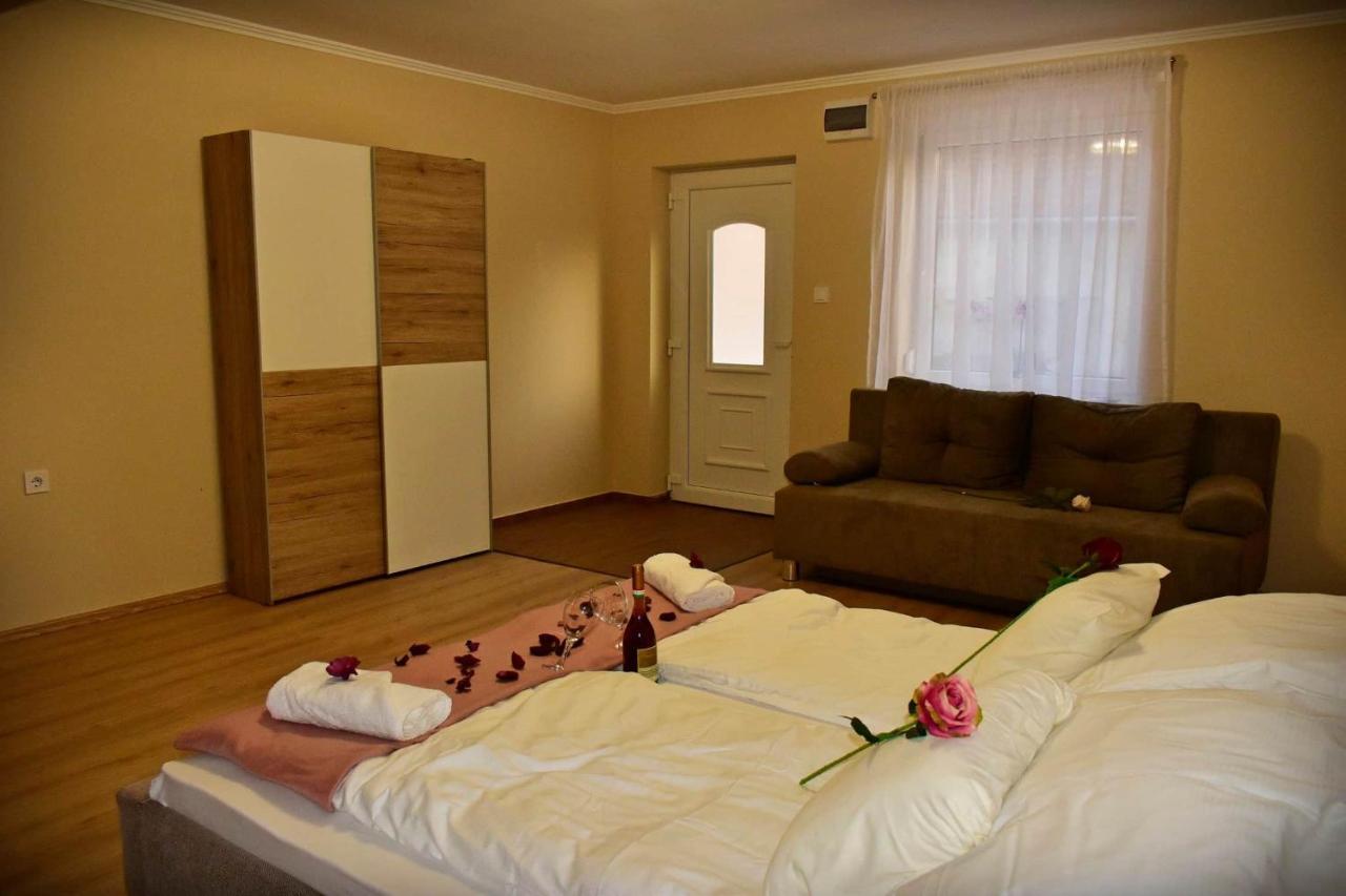Napfeny Apartman Мако Екстер'єр фото