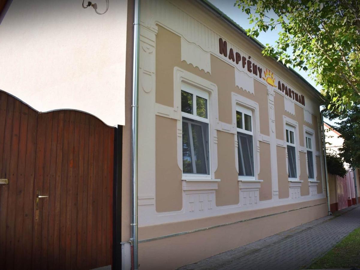 Napfeny Apartman Мако Екстер'єр фото