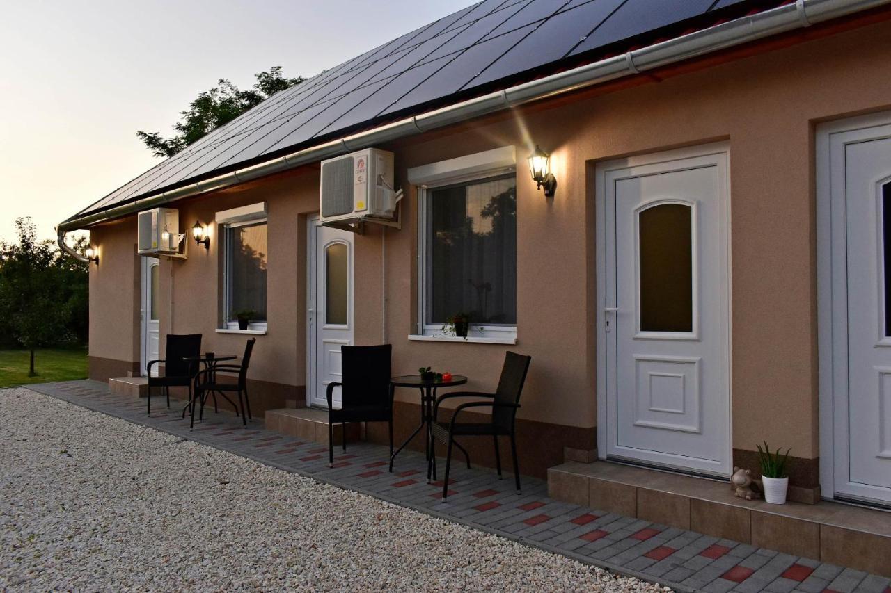 Napfeny Apartman Мако Екстер'єр фото